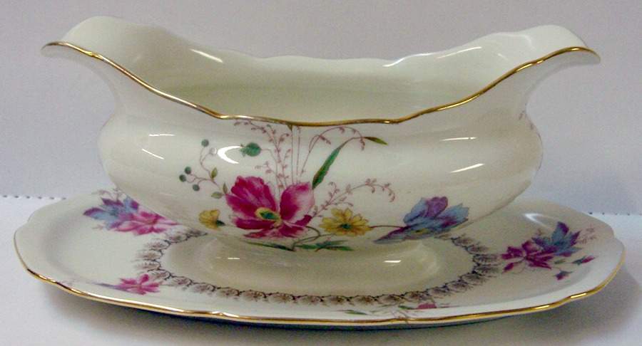 Poppy Gravy Boat with Attached Underplate by Royal York (Germany)-1
