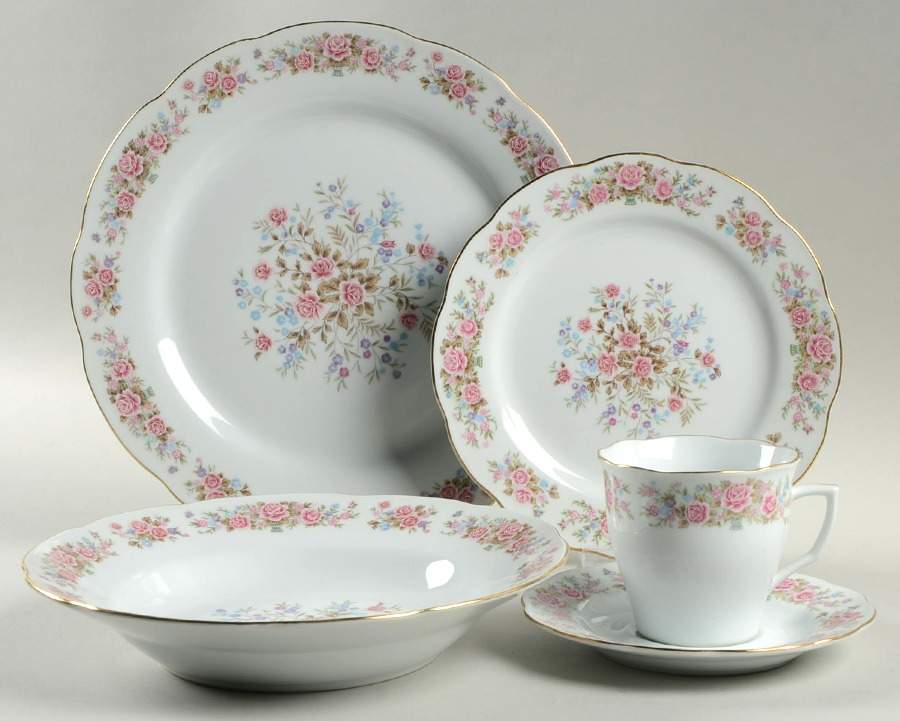 RSA1 (Scalloped) 5 Piece Place Setting by Red Sea-1
