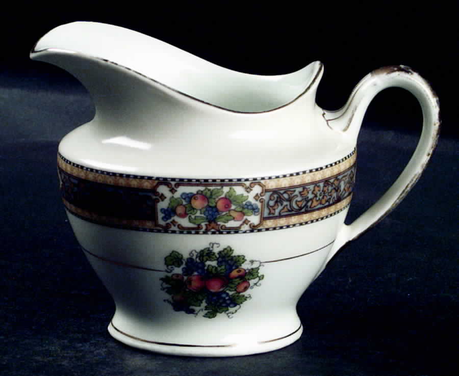 Docelie Creamer by Royal Schwarzburg-1