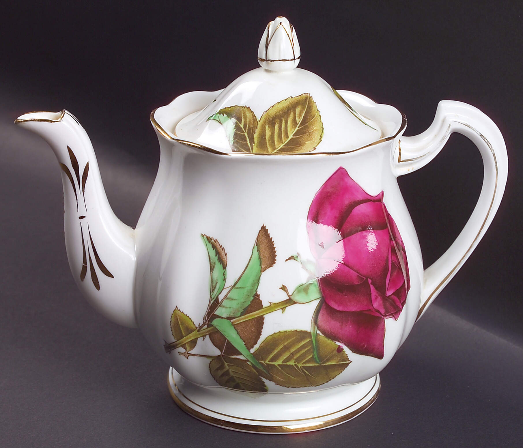English Rose (Scalloped) Small Teapot & Lid by Royal Standard-1
