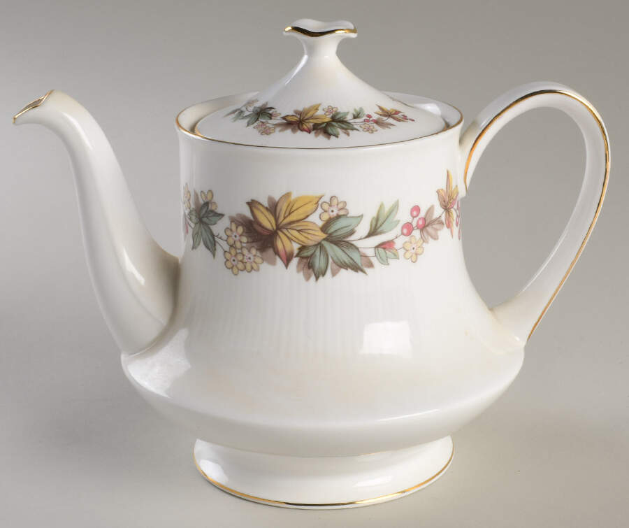 Lyndale Teapot & Lid by Royal Standard-1