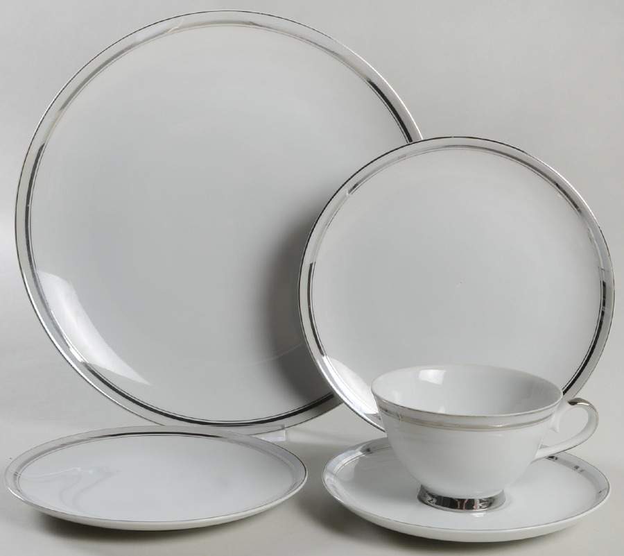 Baroness 5 Piece Place Setting by Royal Song-1