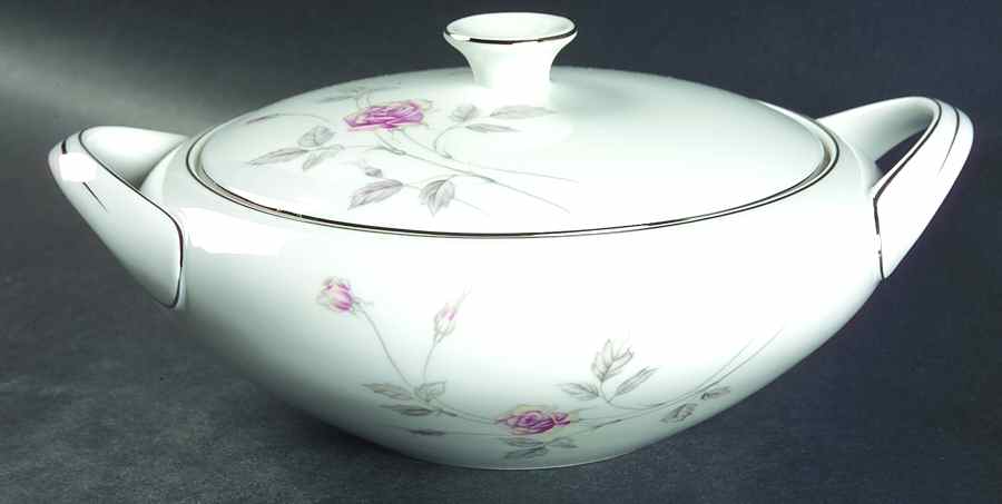 Remembrance Round Covered Vegetable by Royal Song-1