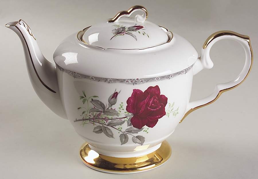 Roses To Remember (Scalloped) Teapot & Lid by Royal Stafford-1