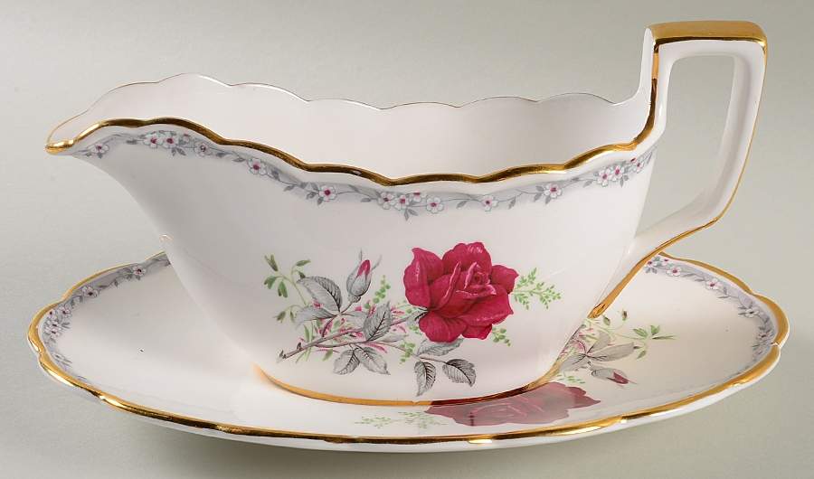 Roses To Remember (Scalloped) Gravy Boat & Underplate by Royal Stafford-1