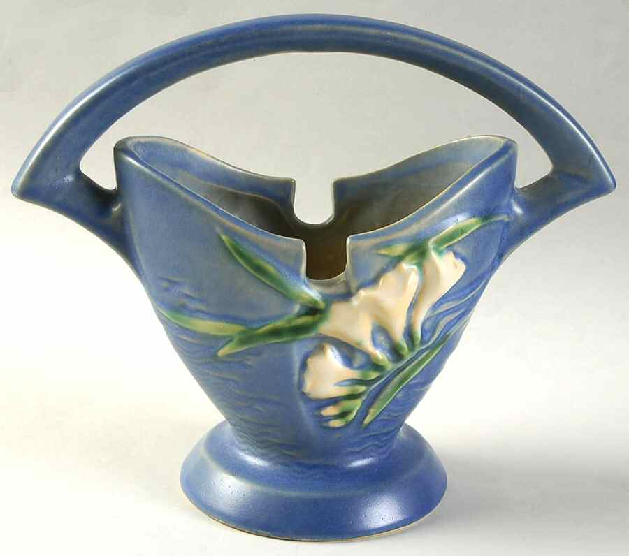 Freesia Delft Blue 7" Handled Basket by Roseville-1