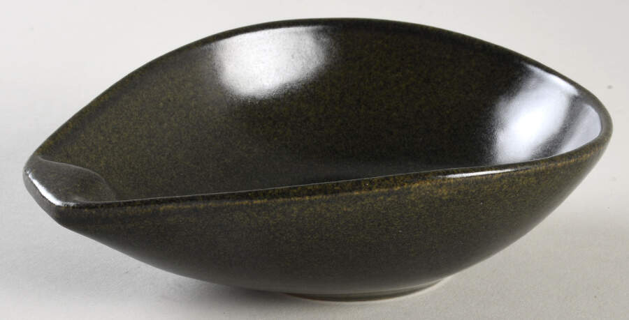 Raymor Avocado Green (Matte) Lugged Fruit/Dessert (Sauce) Bowl by Roseville-1