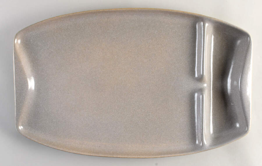 Raymor Beach Gray (Matte) 20" Oval Steak Platter with Well by Roseville-1
