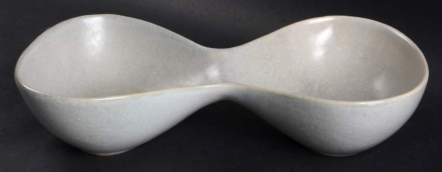 Raymor Beach Gray (Matte) 12" Oval Divided Vegetable Bowl by Roseville-1