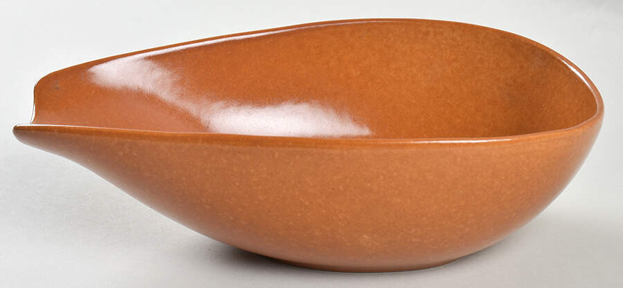 Raymor Terra Cotta (Matte) 9" Oval Vegetable Bowl by Roseville-1