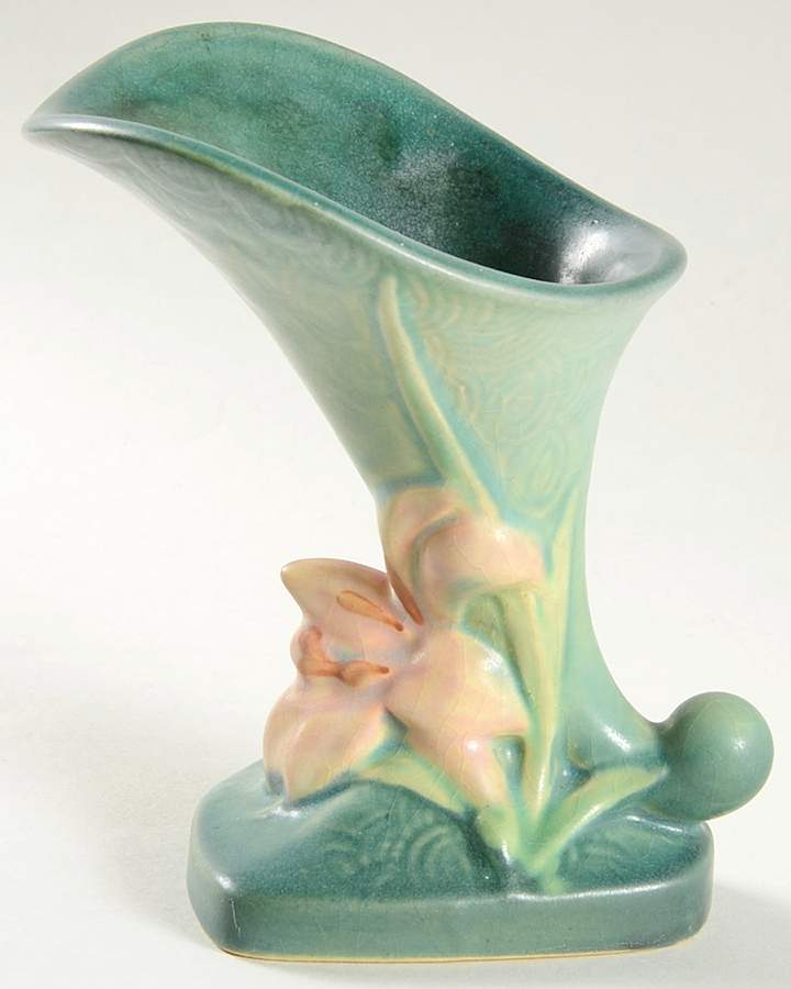 Zephyr Lily Evergreen Cornucopia by Roseville-1