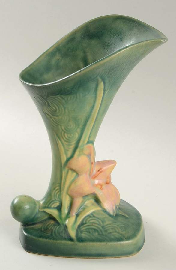 Zephyr Lily Evergreen 8" Cornucopia by Roseville-1
