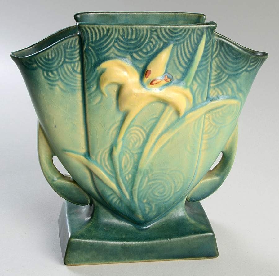 Zephyr Lily Evergreen 7" Fan Vase by Roseville-1
