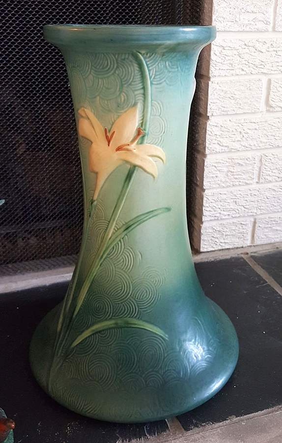 Zephyr Lily Evergreen Stand for 8" Jardiniere by Roseville-1