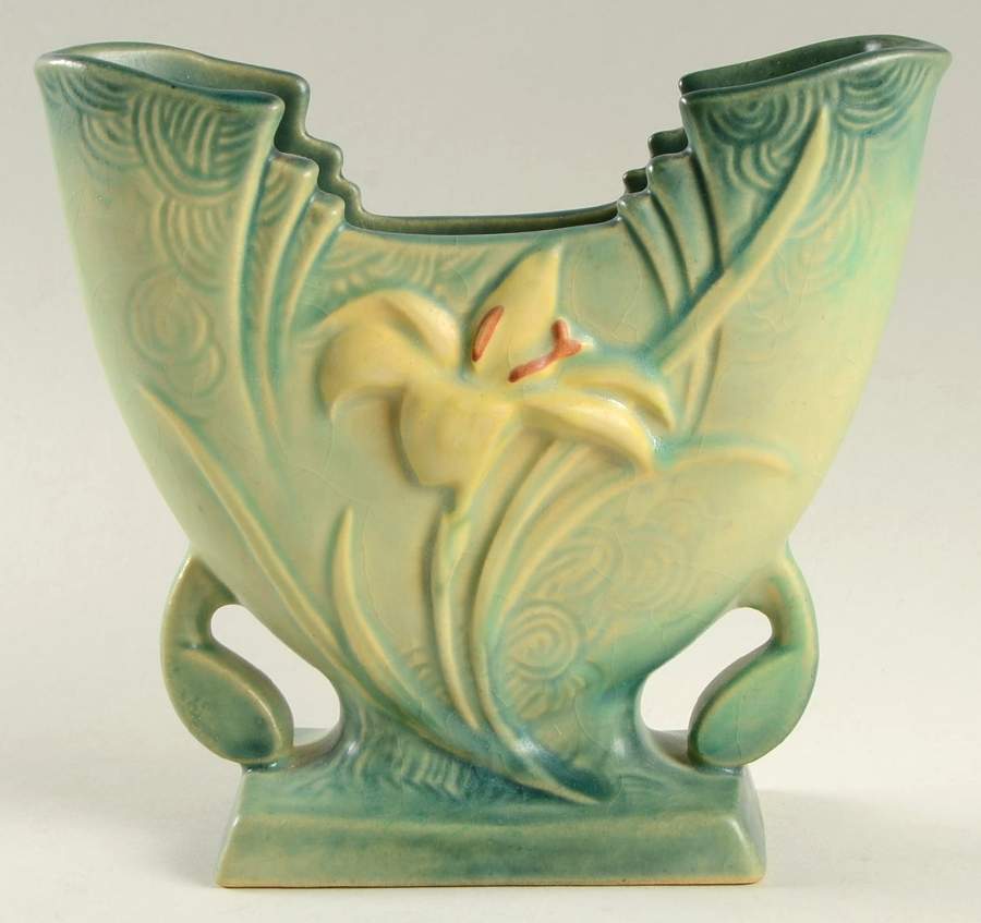 Zephyr Lily Evergreen 6" Fan Vase by Roseville-1