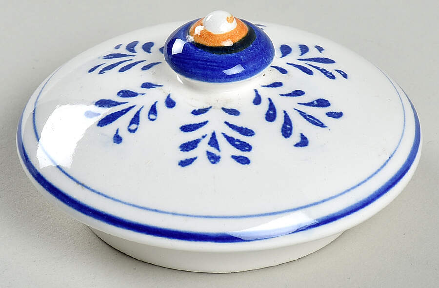 Heritage Lid for Tea Canister by Royal Sealy-1