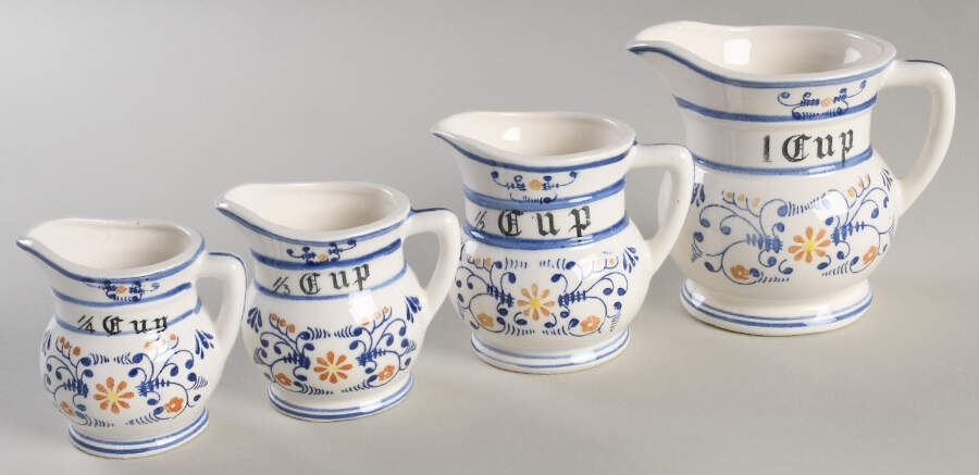Heritage Measuring Cup Set (1 Cup,1/2 Cup,1/3 Cup,1/4 Cup) by Royal Sealy-1