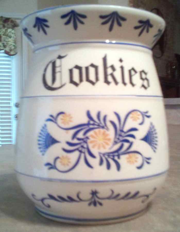 Heritage Cookie Jar & Lid by Royal Sealy-1
