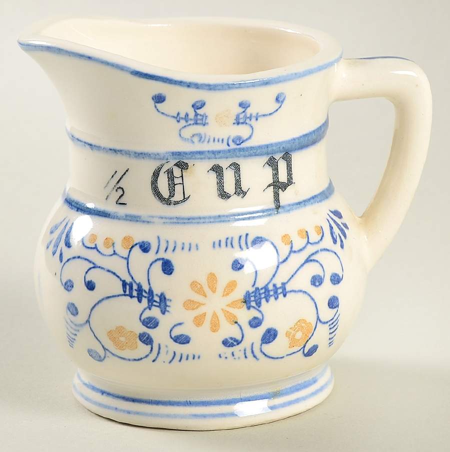 Heritage 1/2 Cup Measuring Cup by Royal Sealy-1