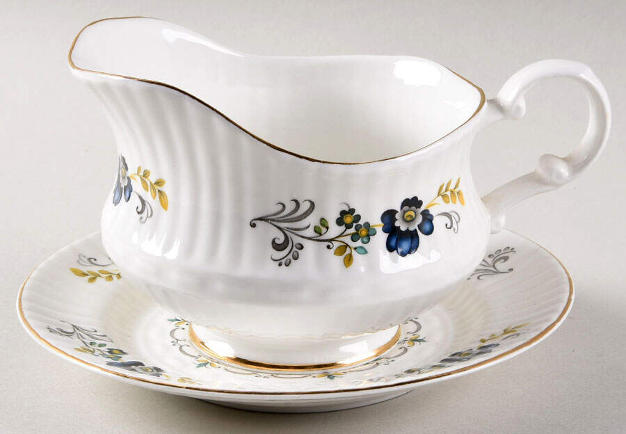 Blue Corn Flower Gravy Boat & Underplate by Royal Tara-1