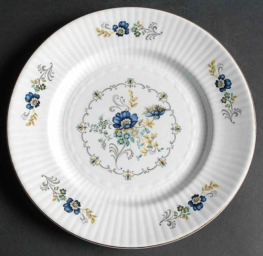 Blue Corn Flower Luncheon Plate by Royal Tara-1