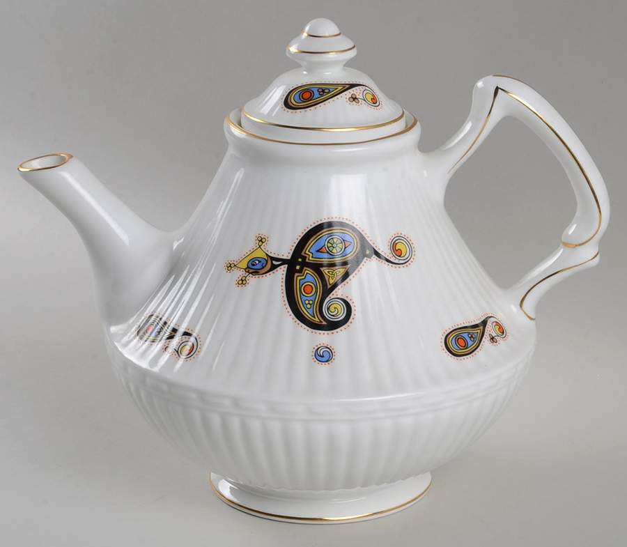 Book of Kells Teapot & Lid by Royal Tara-1