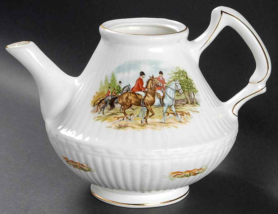 Hunt Teapot No Lid by Royal Tara-1