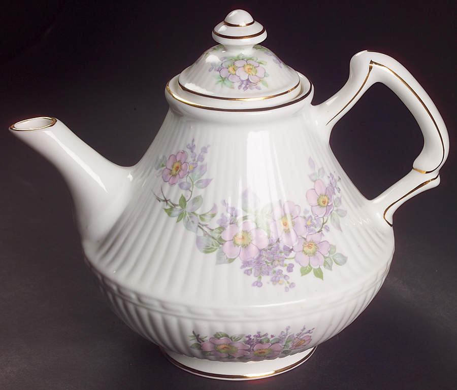 Irish Blossom Teapot & Lid by Royal Tara-1