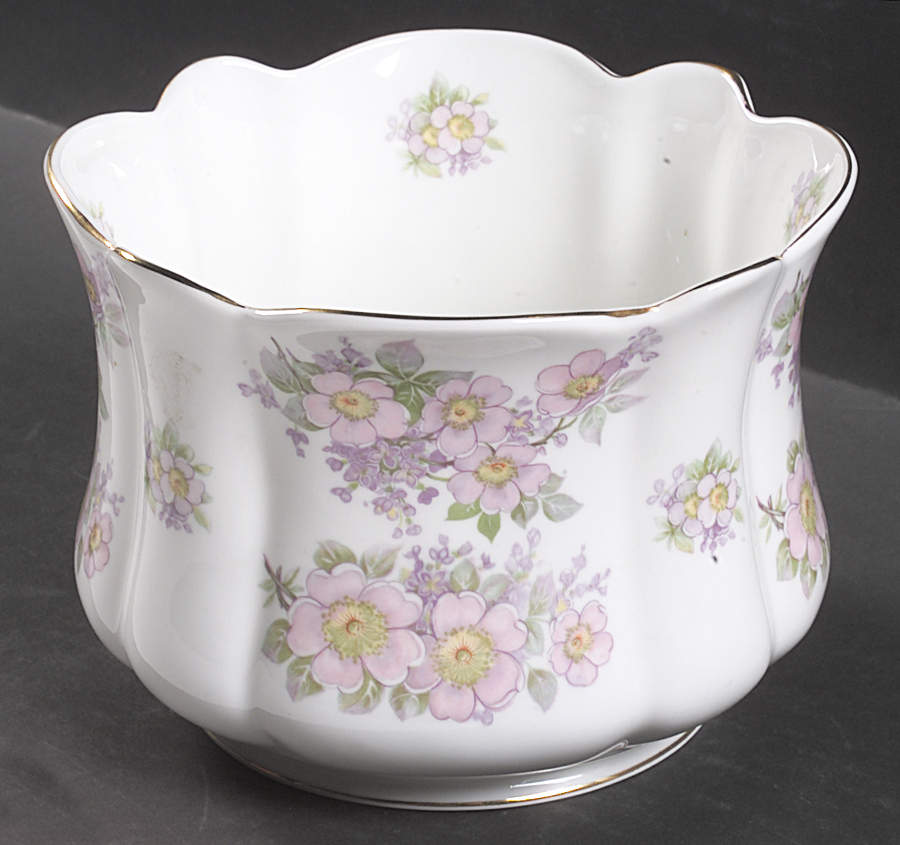 Irish Blossom Medium Cachepot by Royal Tara-1