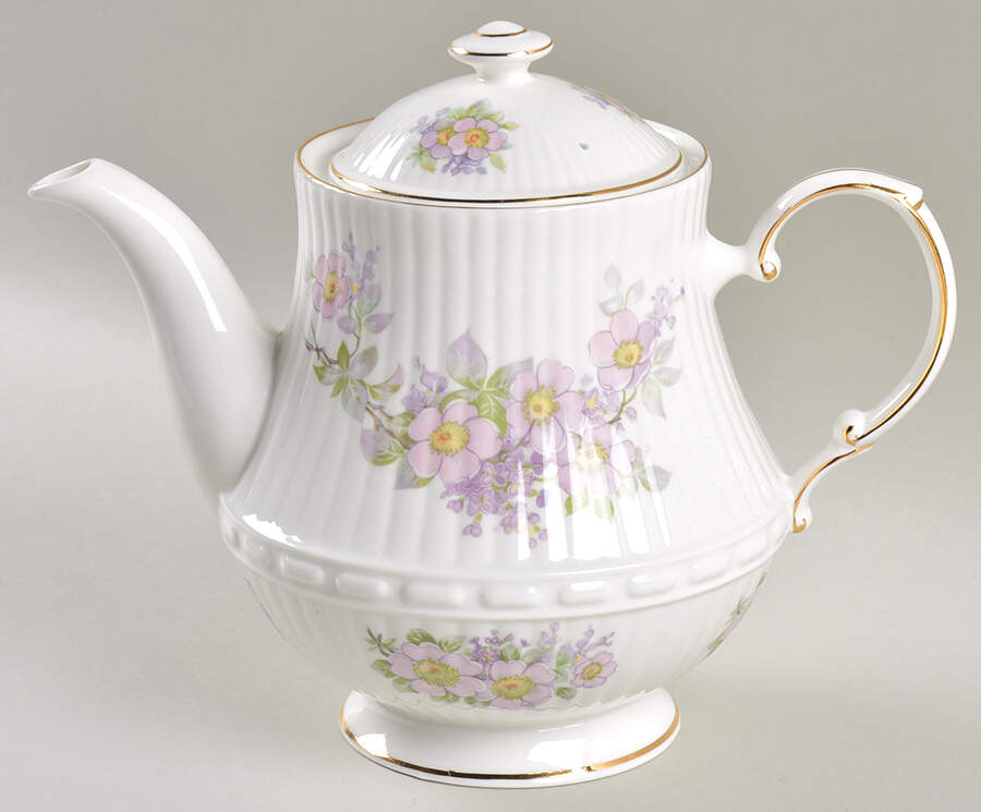 Irish Blossom Teapot & Lid by Royal Tara-1