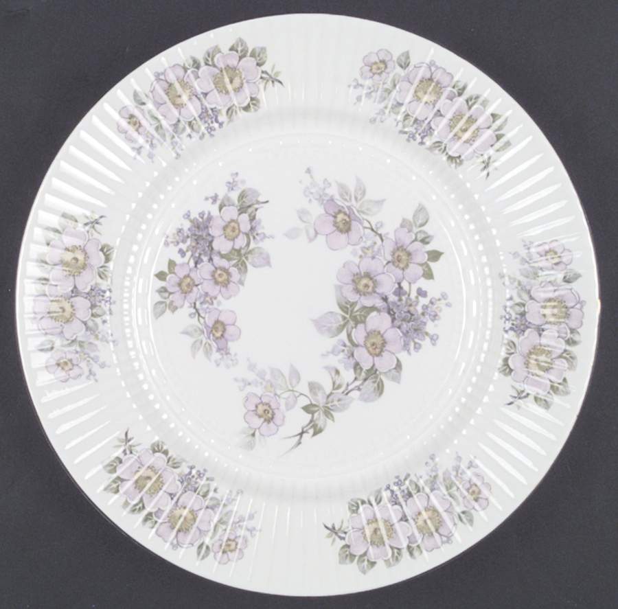 Irish Blossom Dinner Plate by Royal Tara-1