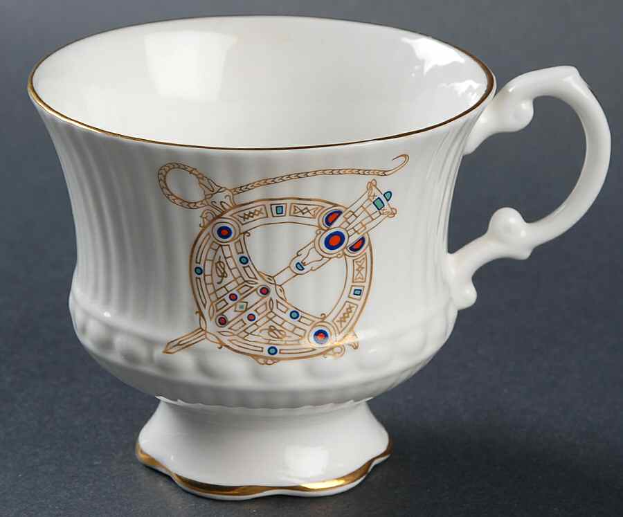 Tara Brooch (Smooth, Ribbed Rim) Footed Cup by Royal Tara-1