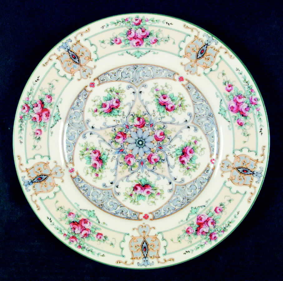 818 Dinner Plate by Royal Worcester-1