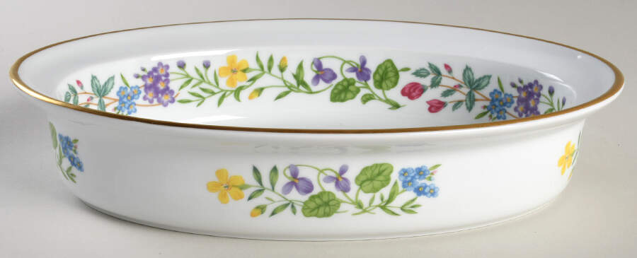 Arcadia 11" Oval Pie Baker by Royal Worcester-1