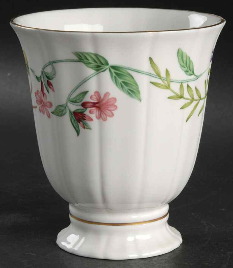 Arcadia 4" Vase by Royal Worcester-1