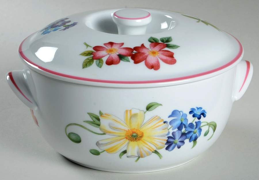 Ashford (Red Trim) 2.5 Pt Round Deep Covered Casserole by Royal Worcester-1