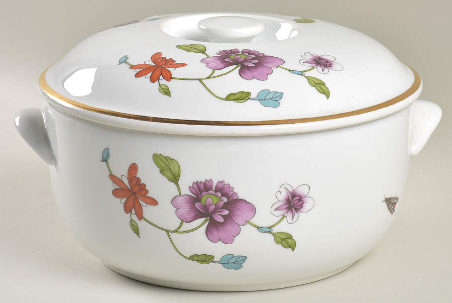 Astley (Oven To Table) 1.25 Qt Round Covered Casserole by Royal Worcester-1