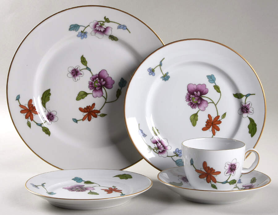 Astley (Oven To Table) 40  Piece Estate Set by Royal Worcester-1
