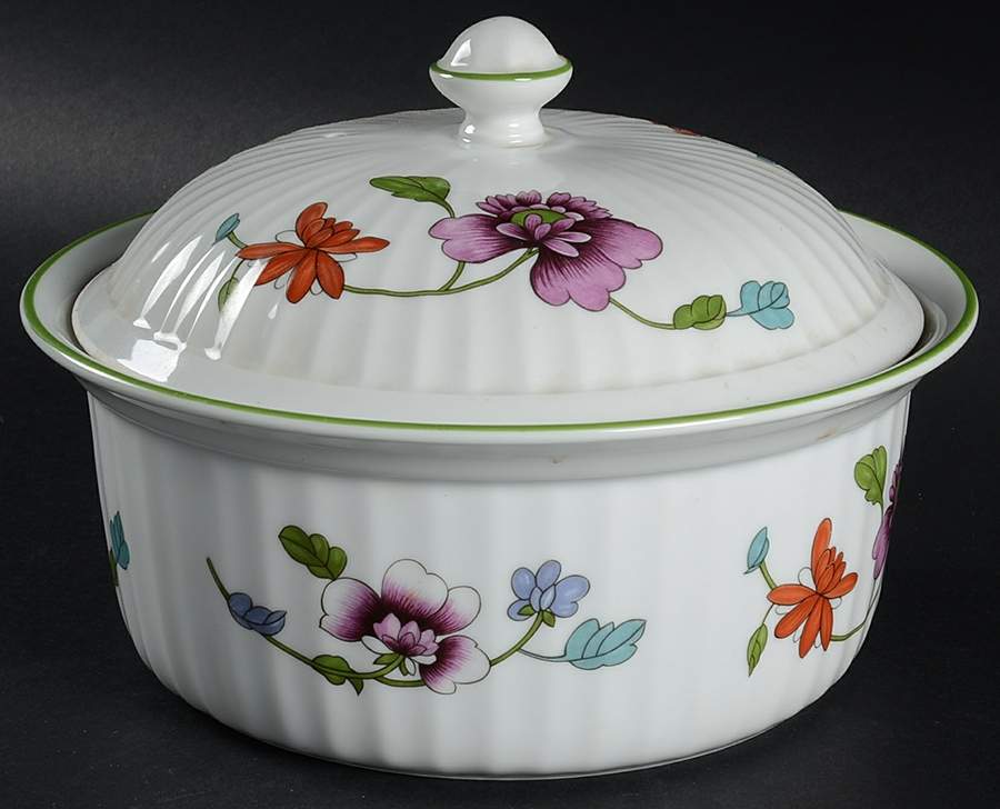 Astley (Oven To Table) 1.5 Qt Round Covered Vegetable by Royal Worcester-1