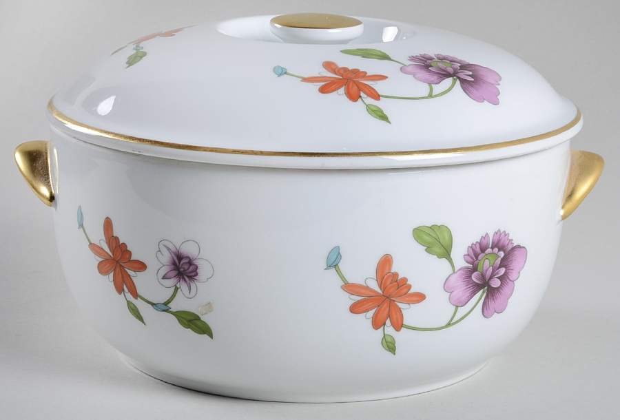 Astley (Oven To Table) 2.25 Qt Round Covered Casserole by Royal Worcester-1