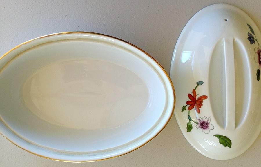 Astley (Oven To Table) 1 Quart Oval Covered Casserole by Royal Worcester-1