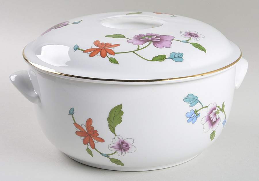 Astley (Oven To Table) 2.5 Qt Round Covered Casserole by Royal Worcester-1