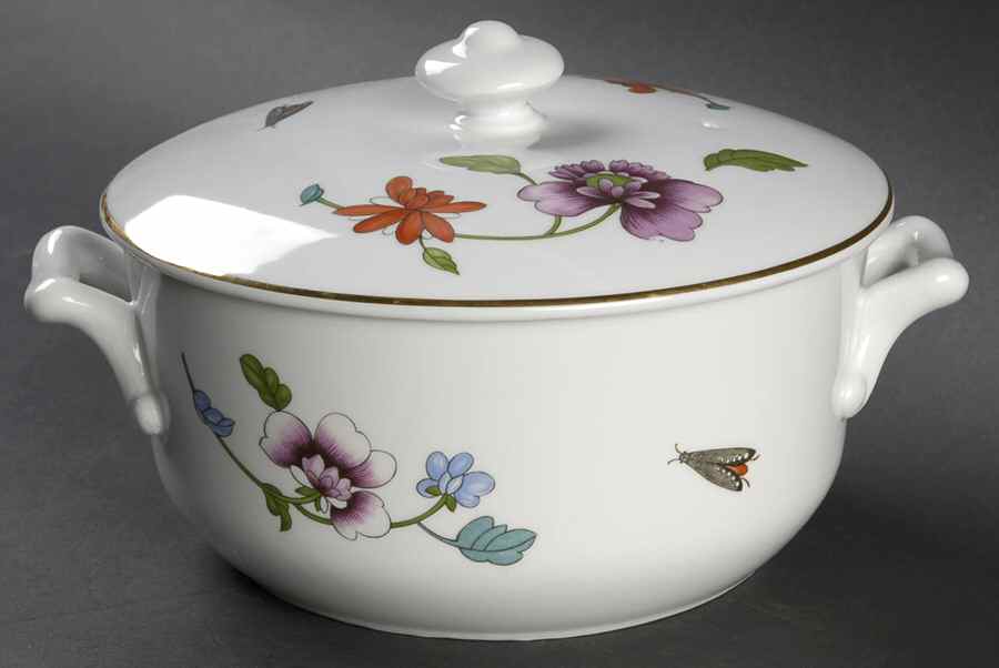 Astley (Oven To Table) 1 Qt Round Covered Casserole by Royal Worcester-1