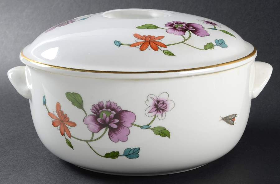 Astley (Oven To Table) 3 Quart Round Covered Casserole by Royal Worcester-1