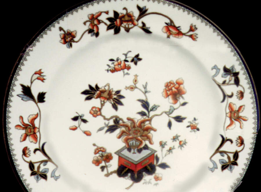 B642 Dinner Plate by Royal Worcester-1