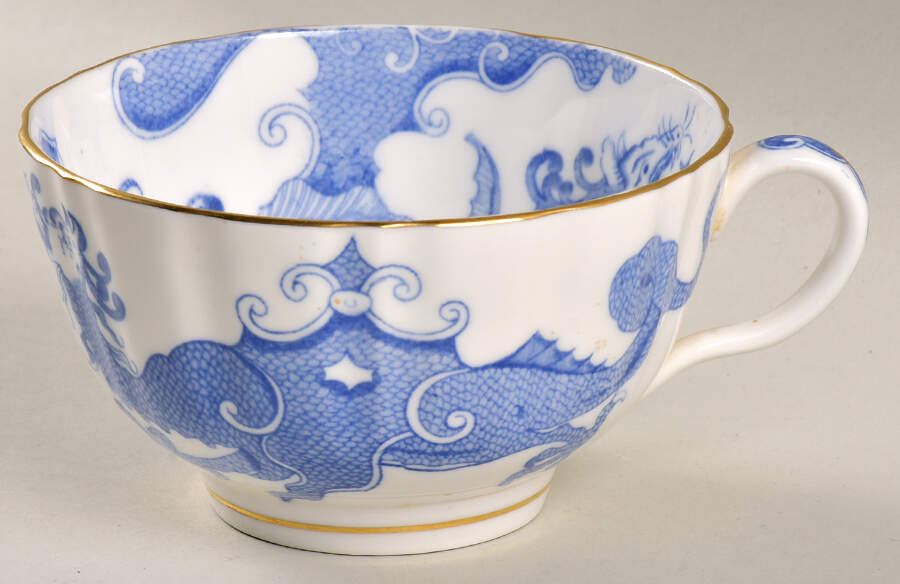 Blue Dragon (Coburg, Semiscalloped) Oversized Cup by Royal Worcester-1