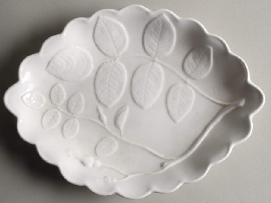Blind Earl (Raise Design Allwhite) 11" Oval Serving Platter by Royal Worcester-1