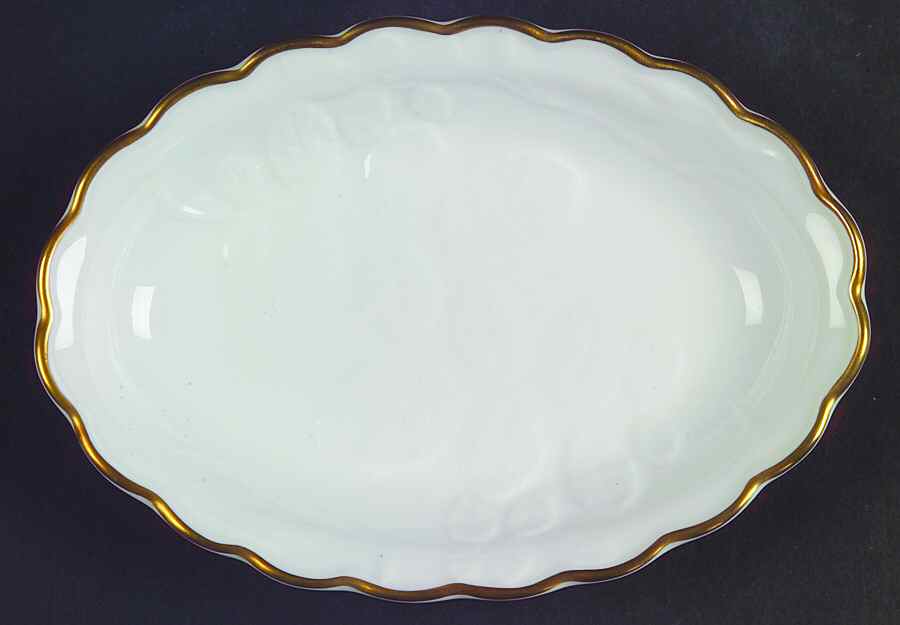 Blind Earl (Raise Design Allwhite) Small Oval Tray by Royal Worcester-1