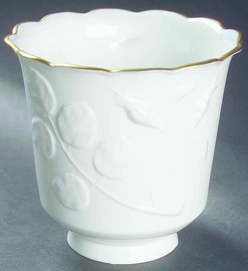Blind Earl (Raise Design Allwhite) Small Cachepot by Royal Worcester-1