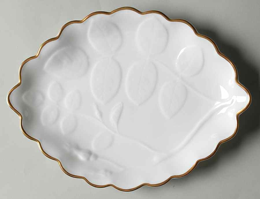 Blind Earl (Raise Design Allwhite) Oval Scalloped Dish by Royal Worcester-1
